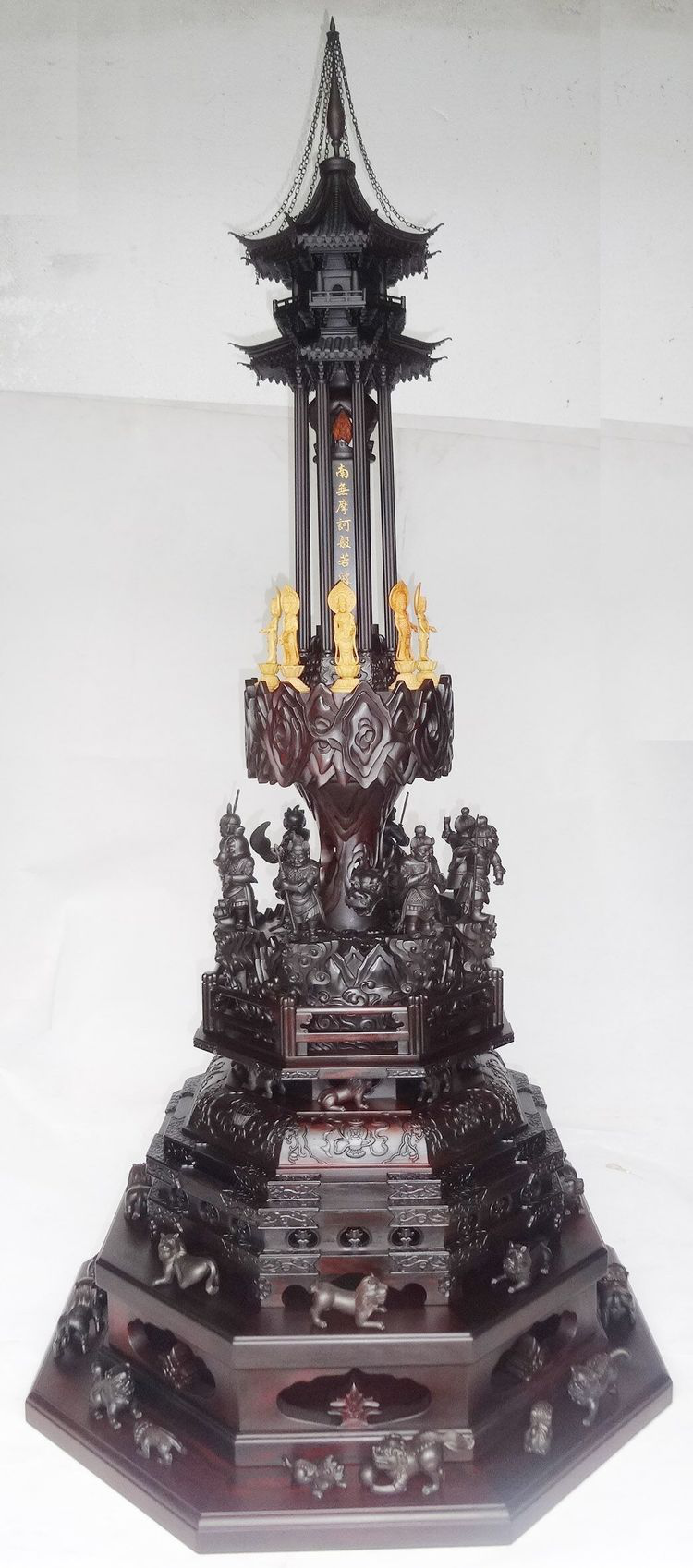 红木“刀郎”钟锦德 一年申请80多项版权